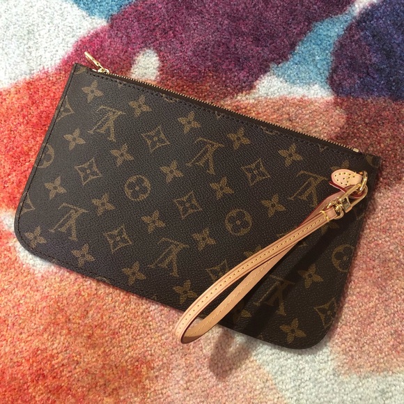 Louis Vuitton Handbags - 🆕100% Authentic Louis Vuitton Pochette
